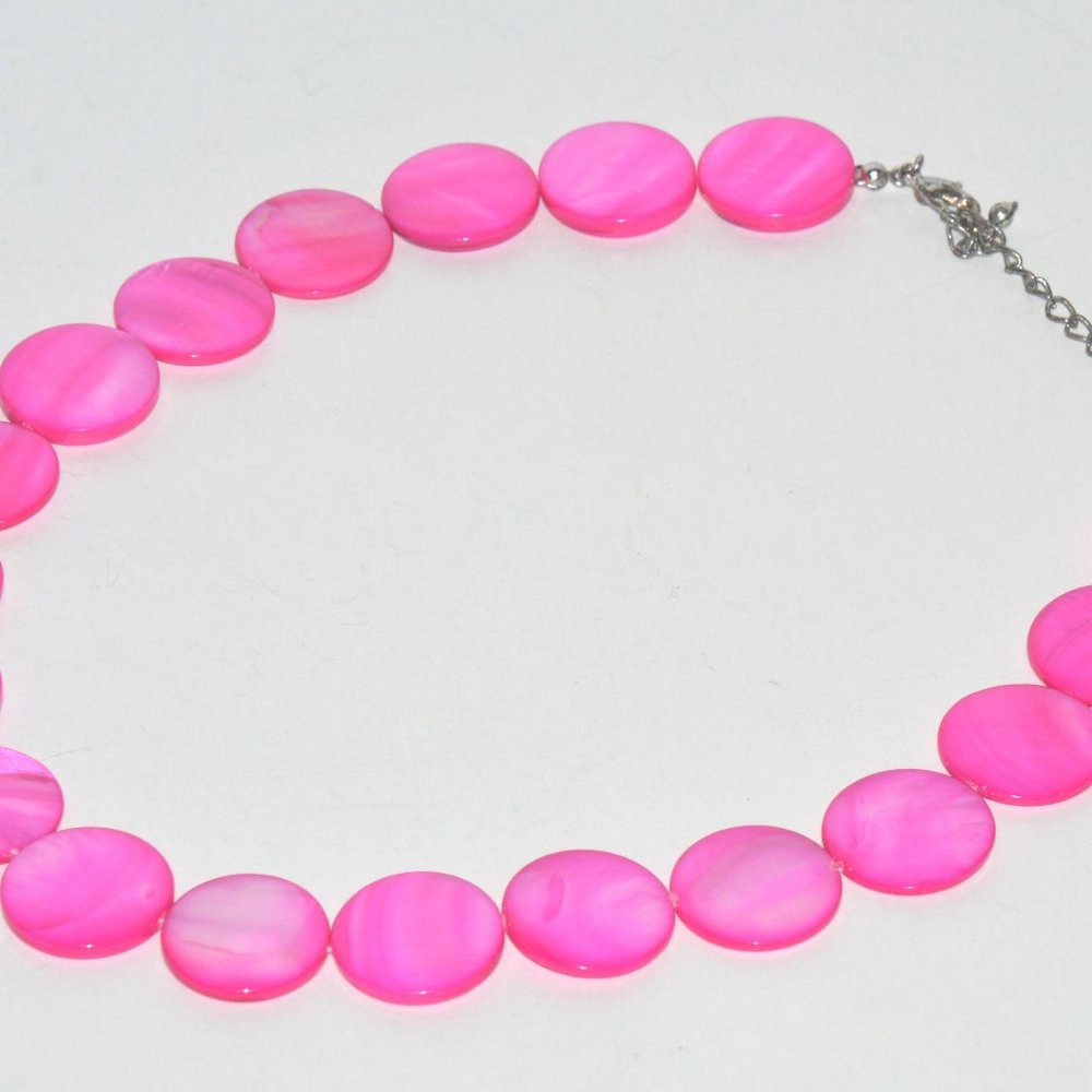 Retro Mod Hot Pink Round Glass Beaded Necklace